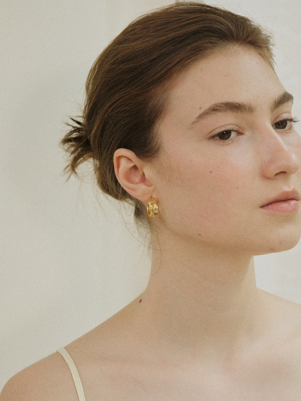 Vintage-texture heart sticker stud earrings — Winding Moonlight