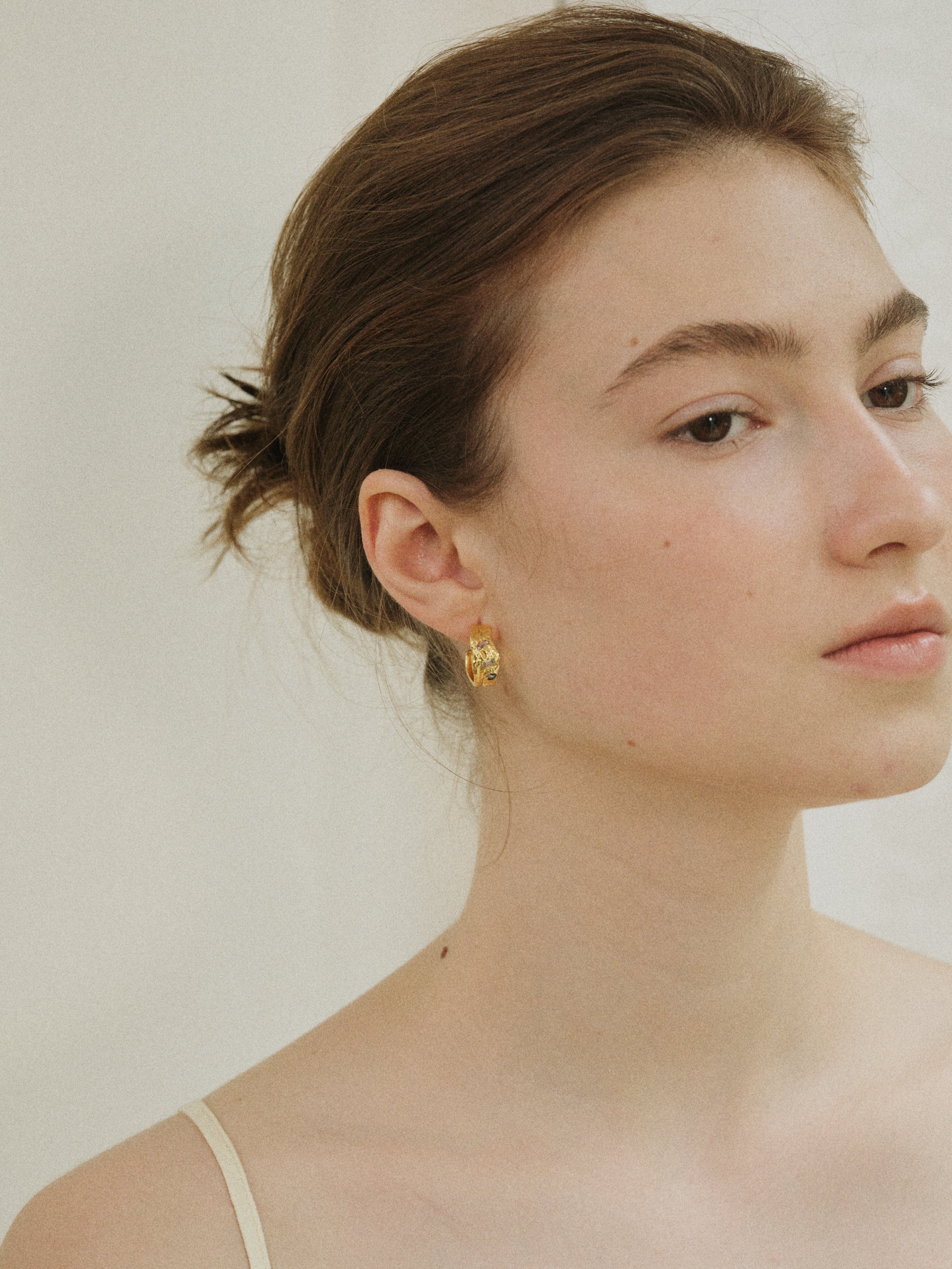 Vintage-texture heart sticker stud earrings — Winding Moonlight